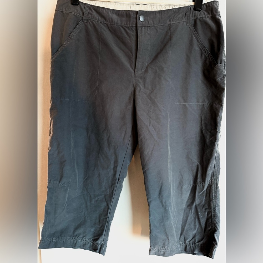 Columbia Gray Capri Pants 16W